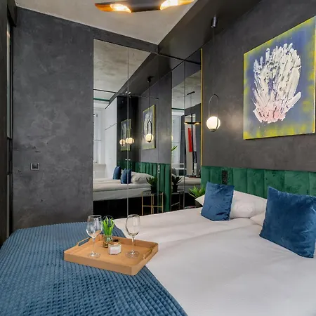 Charming For 4 People In Cracow By Renters Apartment *